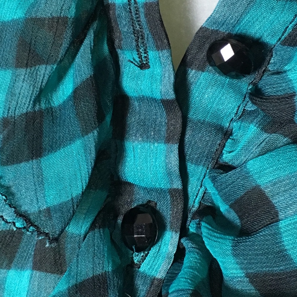 Checkered Ruffled Top - Picture 4 of 8